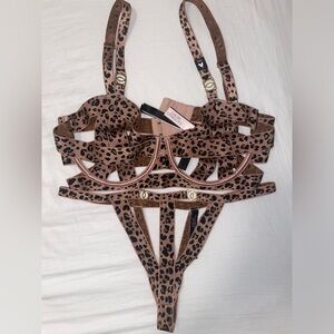 Victoria’s Secret set